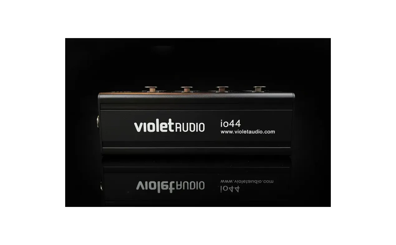 Violet Audio IO44 – 4-kanalni pasivni XLR / Ethercon audio adapter